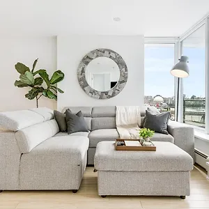 https://heart-of-downtown-1-bd-pool-gym-parking-office.vancouver-hotels-bc.net