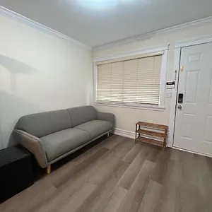 https://private-suite-1-bed-1-bath-15-mins-yvr-and-downtown.vancouver-hotels-bc.net